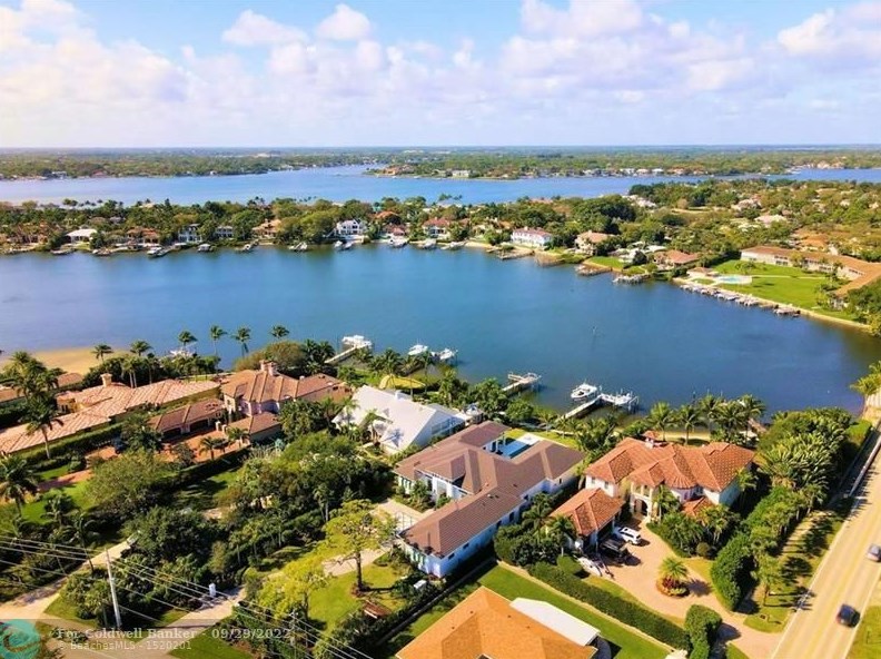 150 Pineview Rd, Jupiter FL  33469-3100 exterior