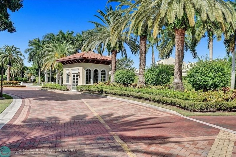 7235 Promenade Dr, Boca Raton FL 33433-6915 exterior