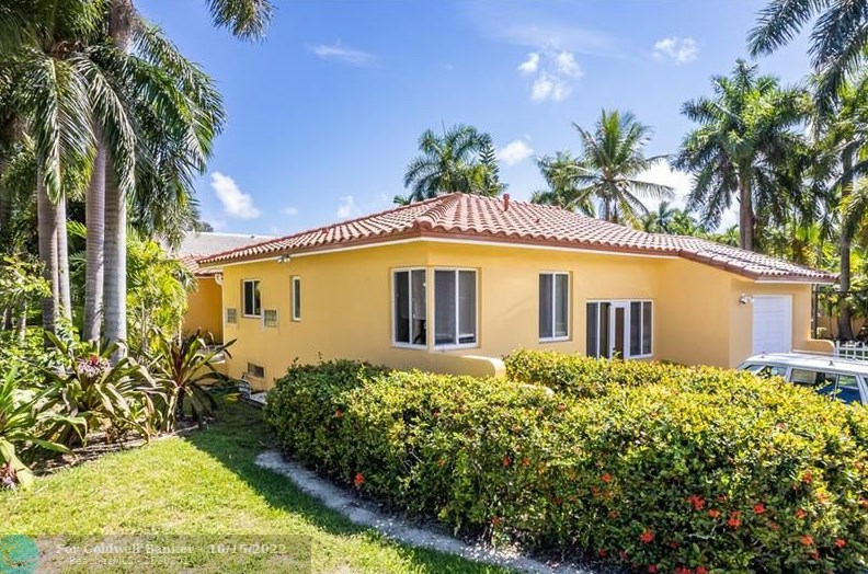 956 Harrison St, Hollywood FL 33020-6805 exterior