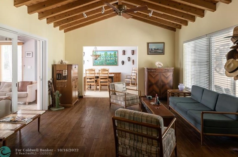 956 Harrison St, Hollywood FL 33020-6805 exterior