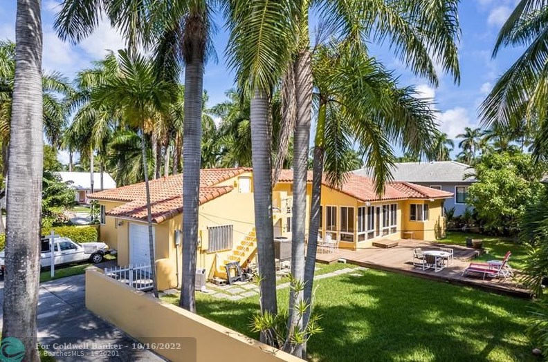 956 Harrison St, Hollywood FL 33020-6805 exterior