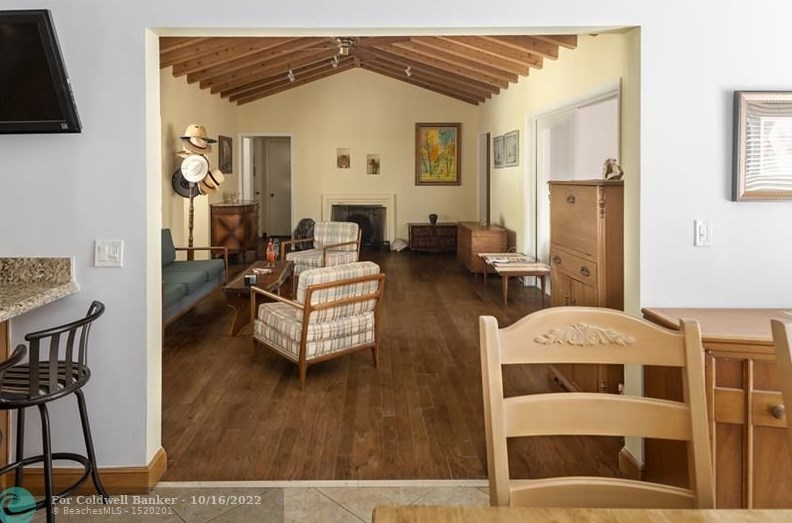 956 Harrison St, Hollywood FL 33020-6805 exterior