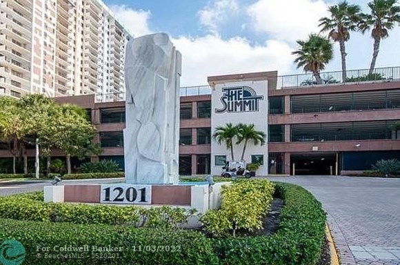 1201 Ocean Dr, Hollywood FL  33019-2121 exterior