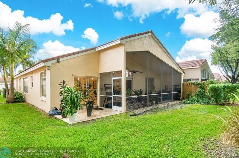 9796 Lemonwood Dr, Boynton Beach FL  33437-5452 exterior