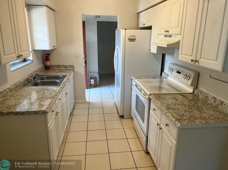 200 64th Ter, Hollywood FL  33023-1239 exterior