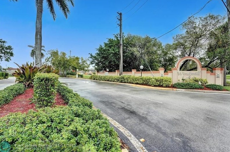 334 86th Ave, Hollywood FL 33025-1435 exterior