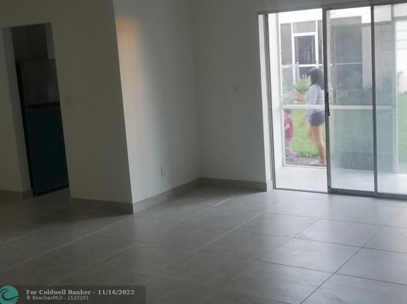 2501 Lincoln St, Hollywood FL  33020-3928 exterior