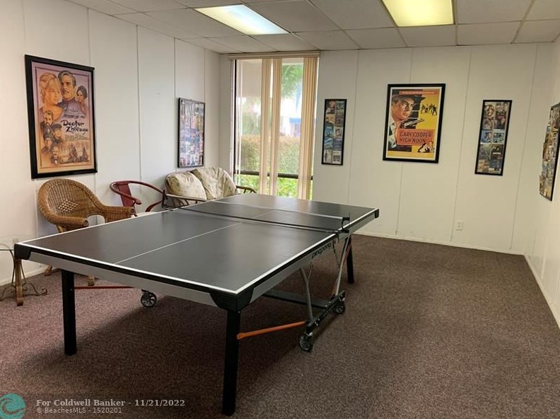 1600 Ocean Dr, Hollywood FL  33019-2447 exterior