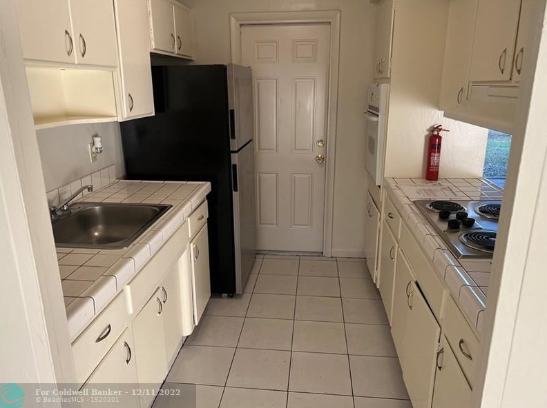 1410 65th Ave, Hollywood FL  33024-5814 exterior