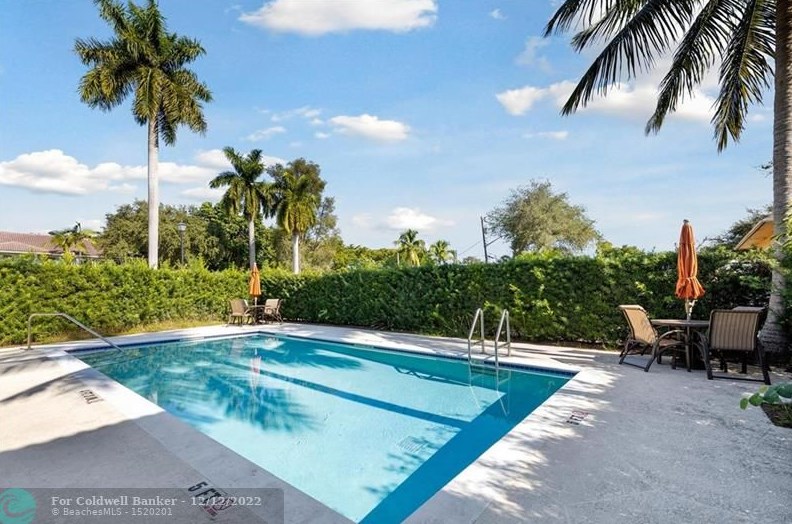 143 Hidden Court Rd, Hollywood FL  33023-7466 exterior