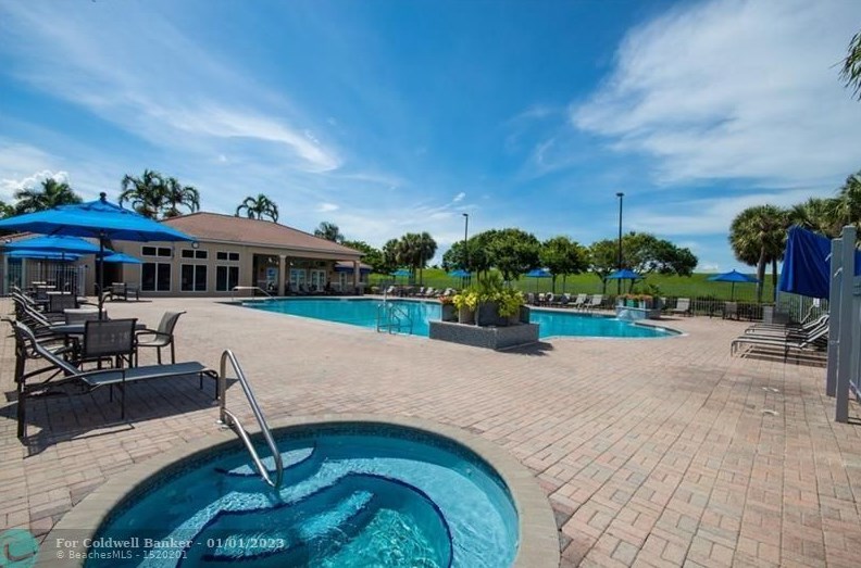 1101 Scarlet Oak St, Hollywood FL  33019-4804 exterior