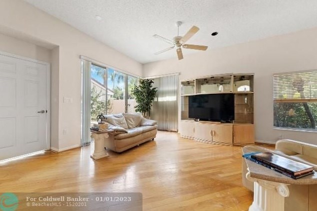 1101 Scarlet Oak St, Hollywood FL  33019-4804 exterior