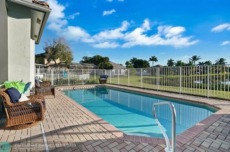 10682 Paso Fino Dr, Lake Worth FL 33449-8021 exterior