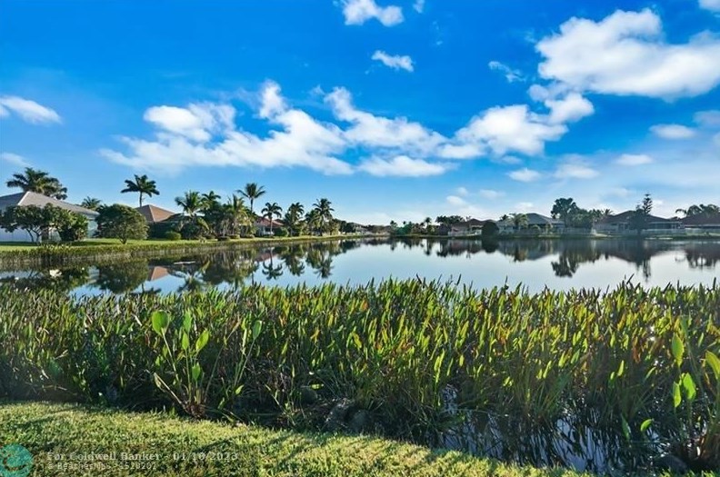 10682 Paso Fino Dr, Lake Worth FL 33449-8021 exterior