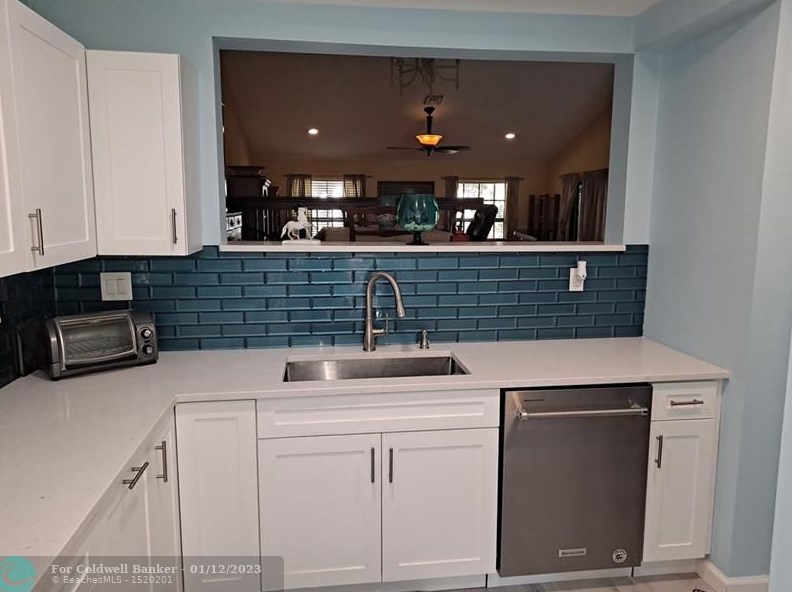 471 Ashwood Pl, Boca Raton FL  33431-8219 exterior