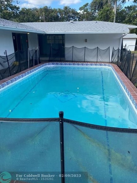 4001 92nd Ave, Hollywood FL  33024-8143 exterior