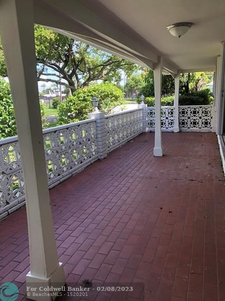 321 Chaminade Dr, Hollywood FL  33021-5840 exterior