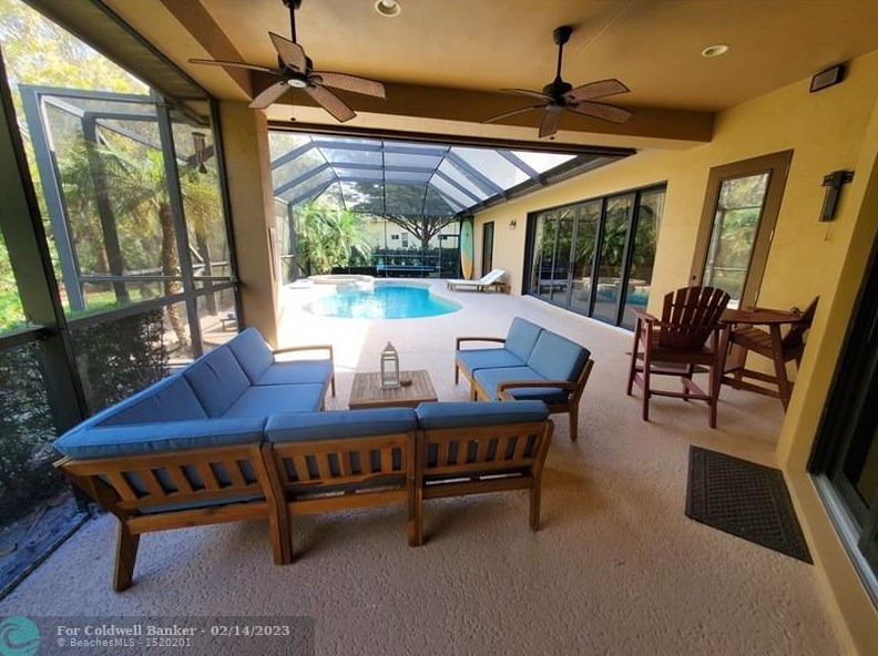 8234 Sanctuary Dr, Hobe Sound FL  33455-3960 exterior