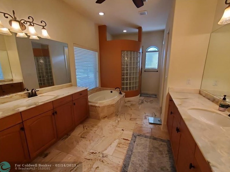 8234 Sanctuary Dr, Hobe Sound FL  33455-3960 exterior