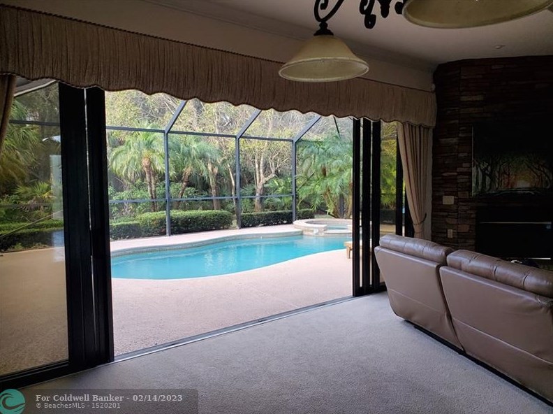 8234 Sanctuary Dr, Hobe Sound FL  33455-3960 exterior