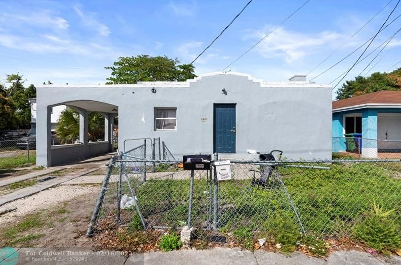 1601 50th St, Miami FL  33142-4162 exterior