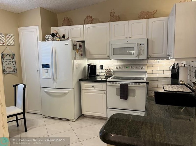 8673 Sunbird Pl, Boca Raton FL 33496-5086 exterior