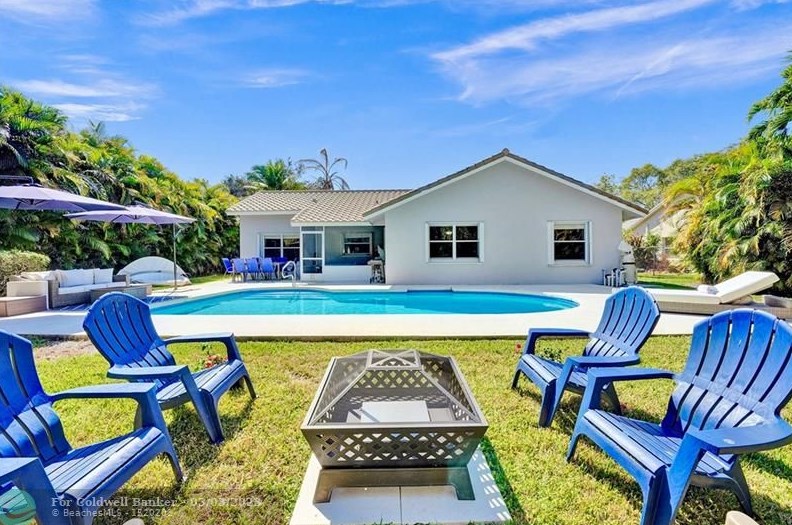 10561 Paso Fino Dr, Lake Worth FL  33449-8009 exterior