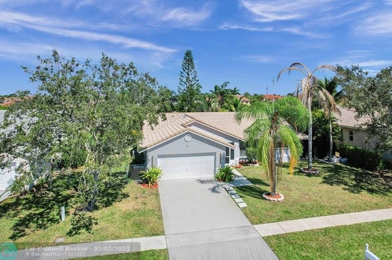 10561 Paso Fino Dr, Lake Worth FL  33449-8009 exterior