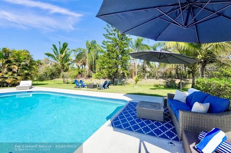 10561 Paso Fino Dr, Lake Worth FL  33449-8009 exterior