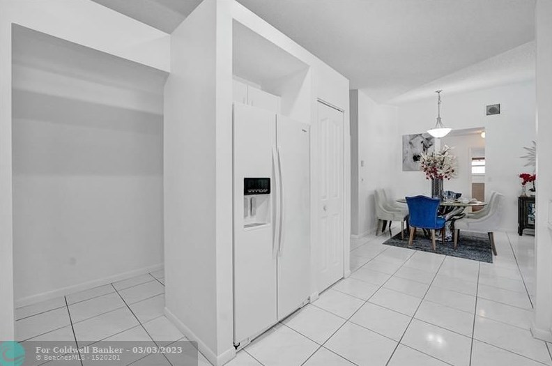 10561 Paso Fino Dr, Lake Worth FL  33449-8009 exterior