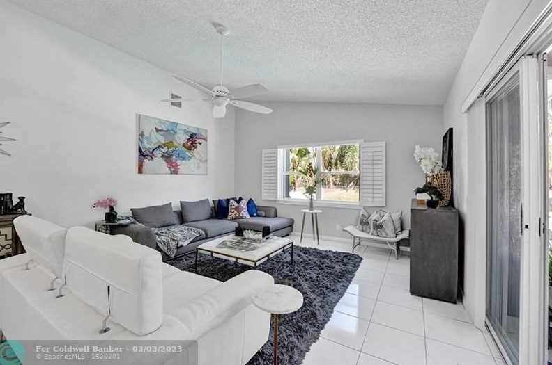 10561 Paso Fino Dr, Lake Worth FL  33449-8009 exterior