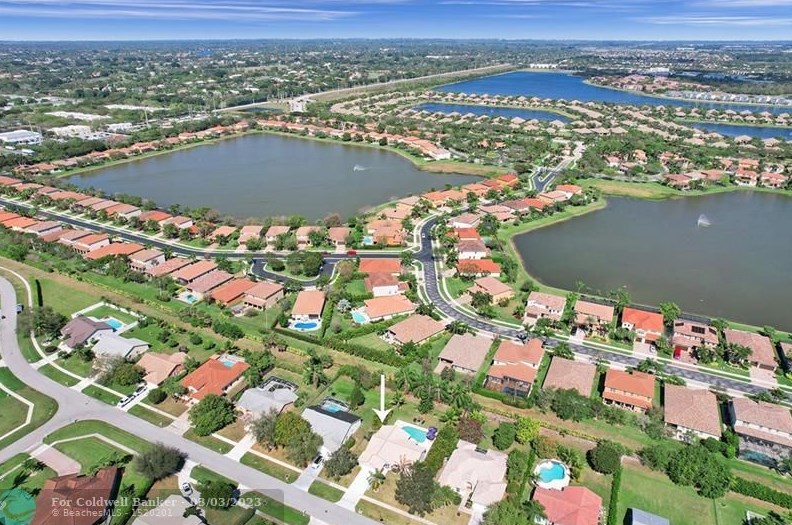 10561 Paso Fino Dr, Lake Worth FL  33449-8009 exterior