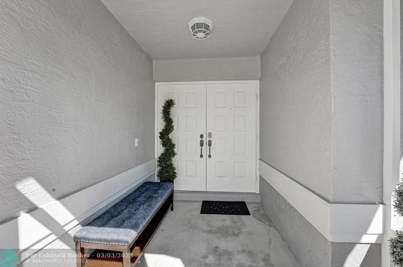 10561 Paso Fino Dr, Lake Worth FL  33449-8009 exterior