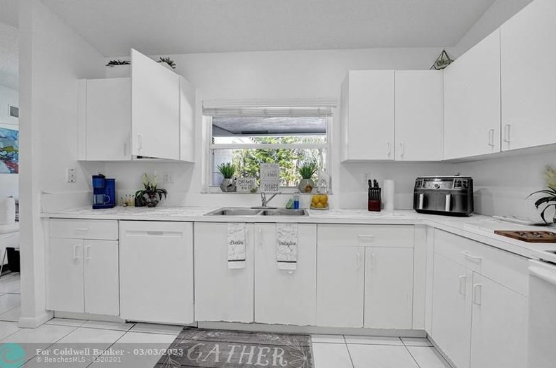 10561 Paso Fino Dr, Lake Worth FL  33449-8009 exterior