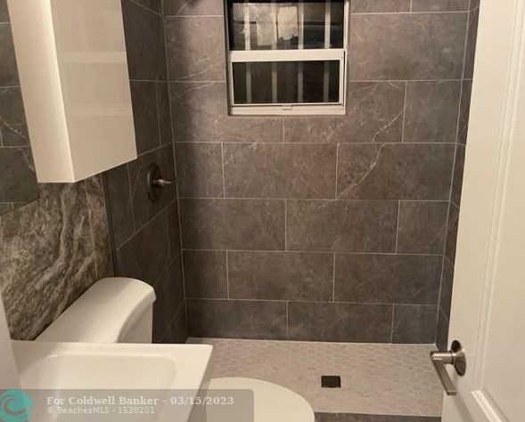 2307 Cleveland St, Hollywood FL  33020-3045 exterior