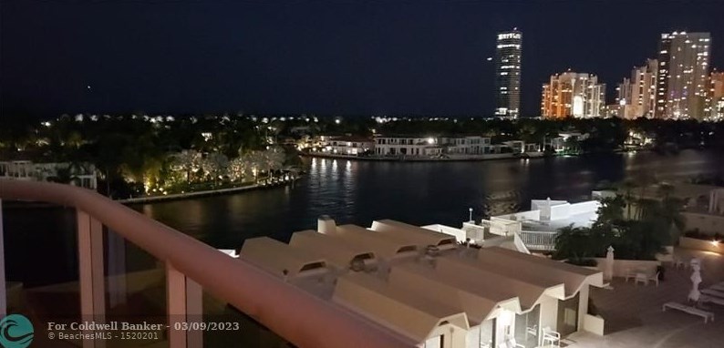 20191 Country Club Dr, Miami FL 33180-3012 exterior