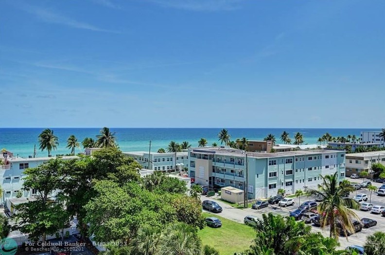 1401 Ocean Dr, Hollywood FL  33019-2379 exterior
