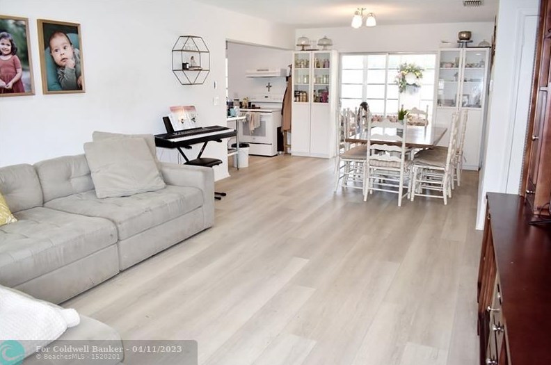 9339 Southampton Pl, Boca Raton FL  33434-2858 exterior