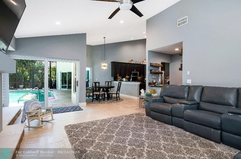 6148 Vista Linda Ln, Boca Raton FL  33433-8225 exterior