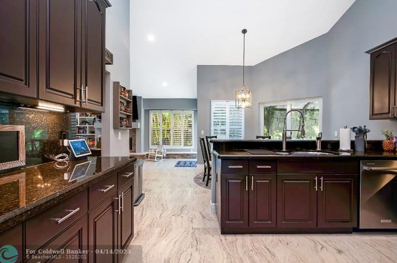 6148 Vista Linda Ln, Boca Raton FL  33433-8225 exterior