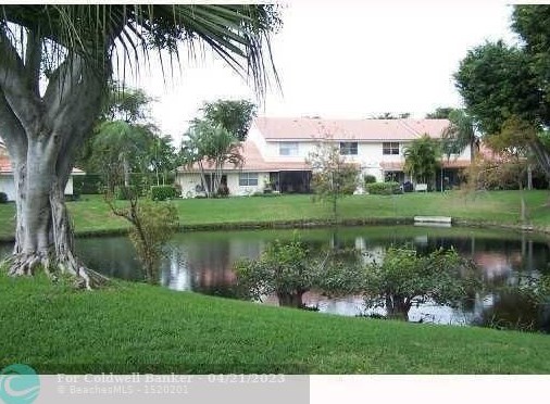 6389 Boca Cir, Boca Raton FL 33433-7805 exterior