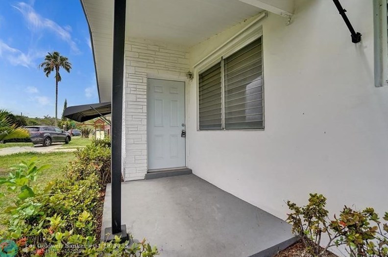 2912 Acapulco Dr, Hollywood FL  33023-4710 exterior