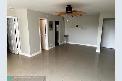 105 S Riverside Dr, Unit #303, Pompano Beach, FL 33062 - Photo 5