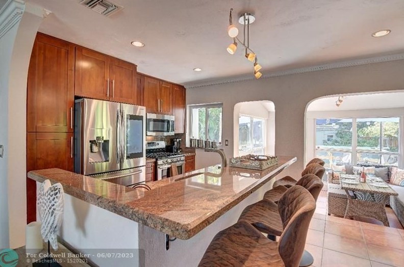 1516 Plunkett St, Hollywood FL 33020-5765 exterior