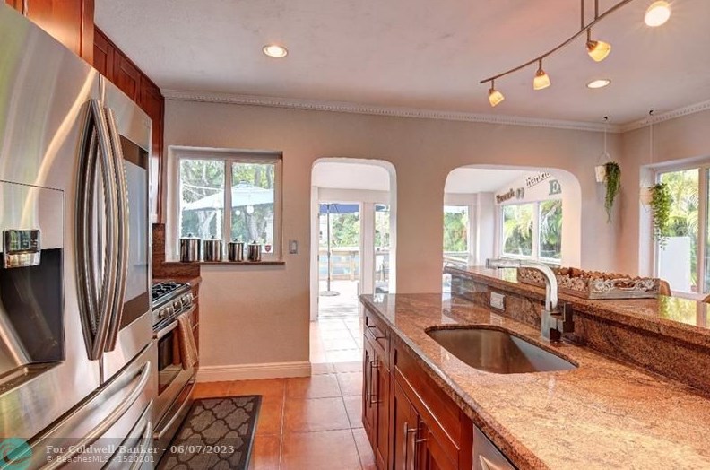 1516 Plunkett St, Hollywood FL 33020-5765 exterior