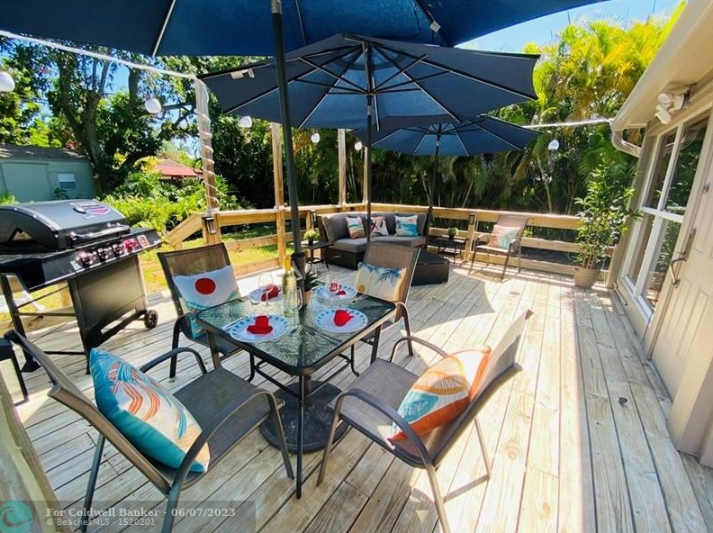 1516 Plunkett St, Hollywood FL 33020-5765 exterior