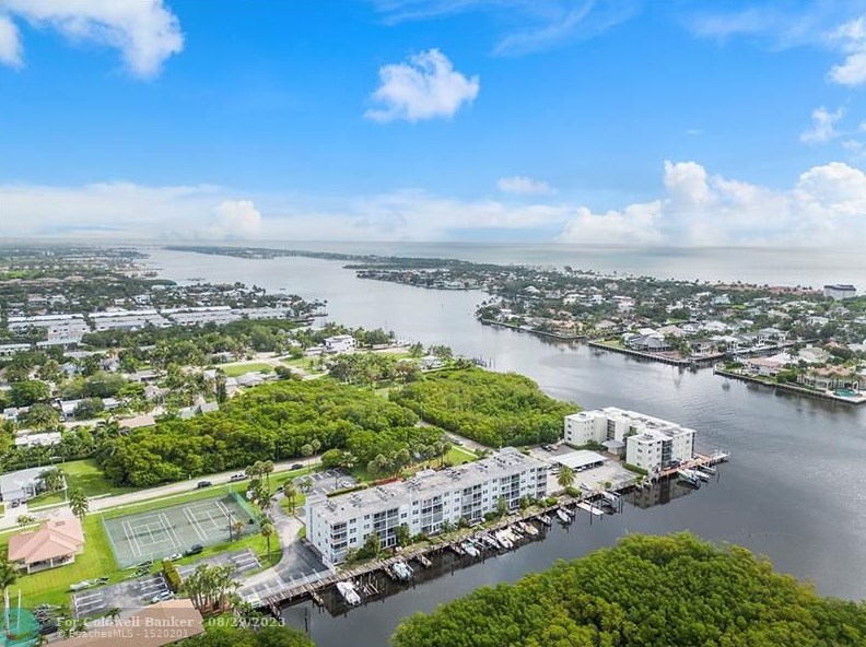 689 6th Ct, Boynton Beach FL 33435-3936 exterior