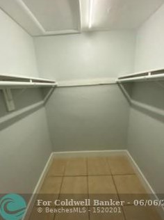 7200 Pembroke Rd, Hollywood FL  33023-2669 exterior