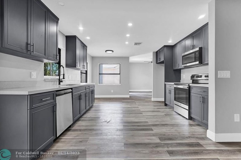 8581 Teeberry Ln, Boca Raton FL  33433-6207 exterior