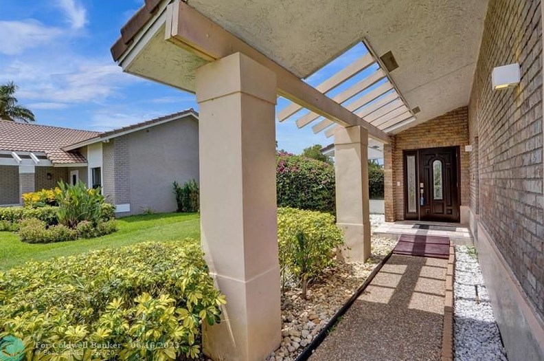 10066 Camelback Ln, Boca Raton FL  33498-4713 exterior